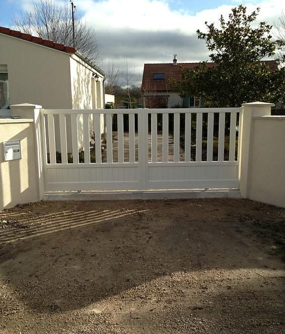 Chantier Saint-Ay : portail alu
